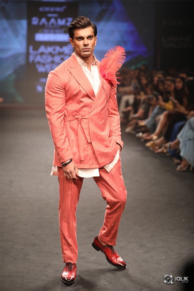 Mr-World-Rohit-Khandelwal-at-Lakme-Fashion-Week-By-Raamz